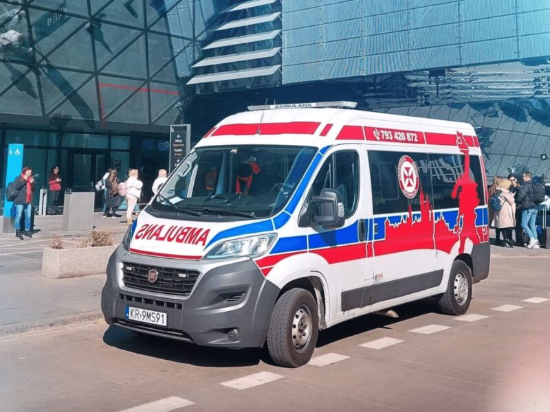 Transport medyczny - kiedy warto skorzystać z profesjonalnej pomocy?